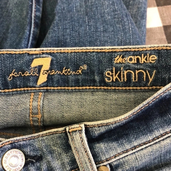 7 For All Mankind Blue Mid-Rise Ankle Skinny Released Frayed Hem Jeans Size 24 - Picture 6 of 8